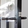 verriere-atelier-artiste-porte-battante-34